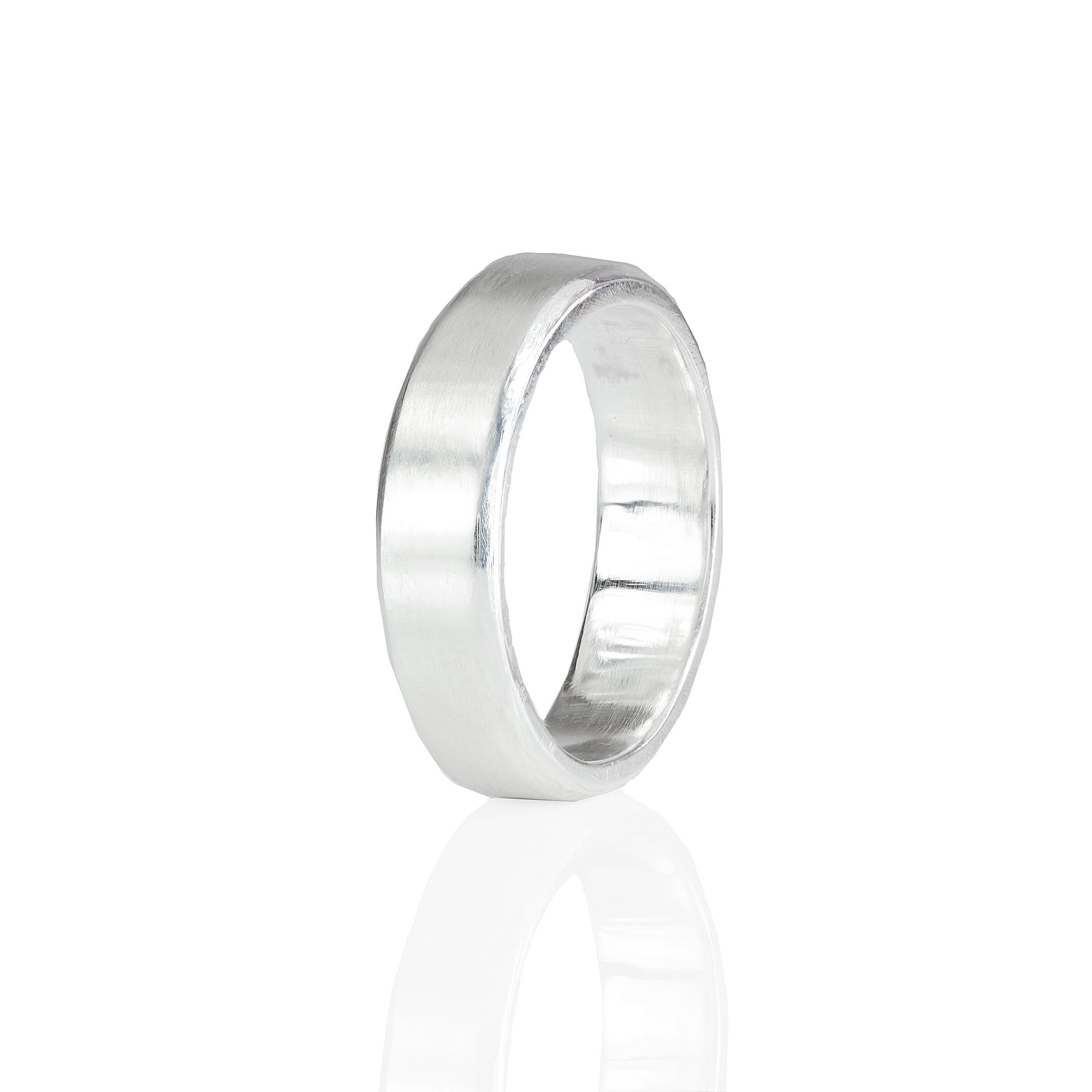 5mm Bevelled Edge Wedding Ring in 18ct Gold