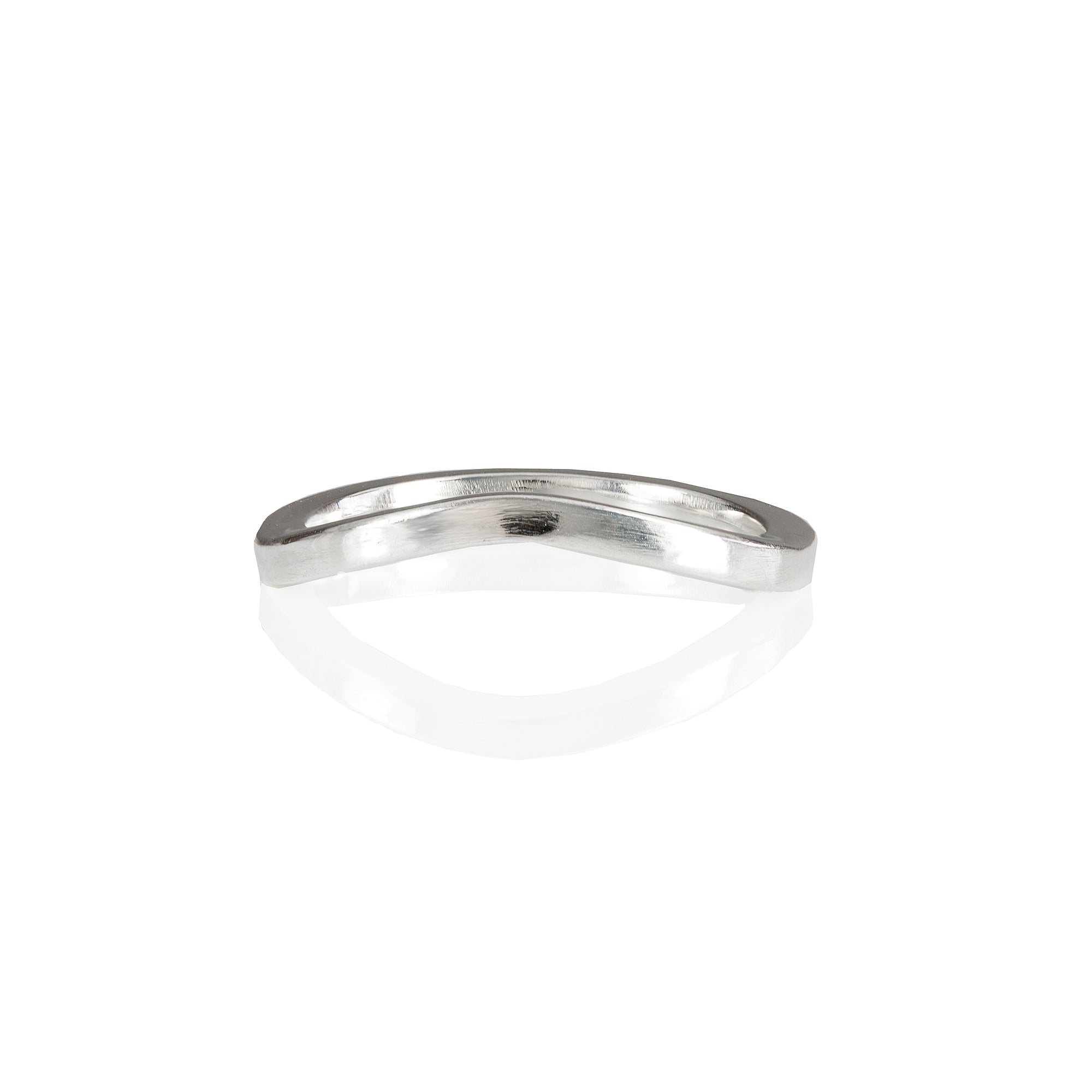 2mm curved wedding band in 18ct Gold