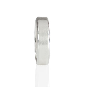 5mm Bevelled Edge Wedding Ring in 18ct Gold