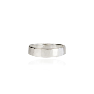 5mm Hammered Wedding Ring in 18ct Gold